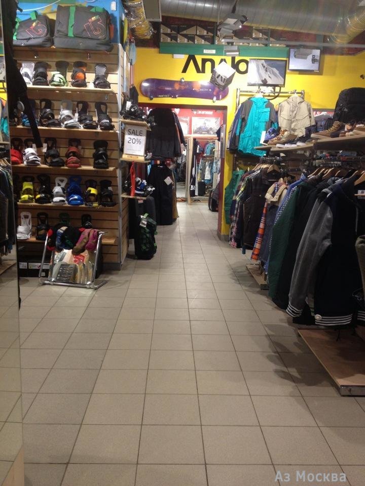 B-Shop, магазин одежды и товаров для сноуборда, Орджоникидзе, 9 к1 (цокольный этаж)