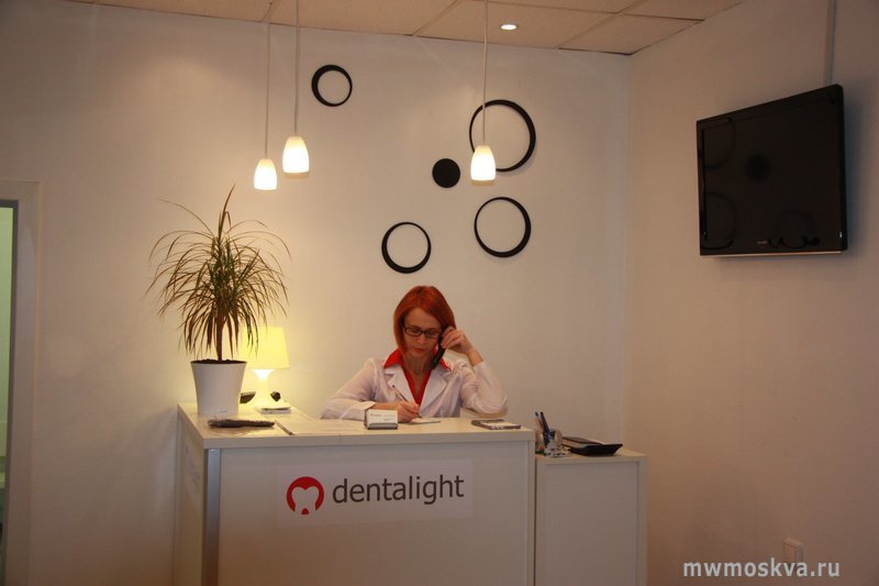 Dentalight, стоматологическая клиника, улица Руставели, 19, 1 этаж, справа от Московского молодежного театра В.С. Спесивцева