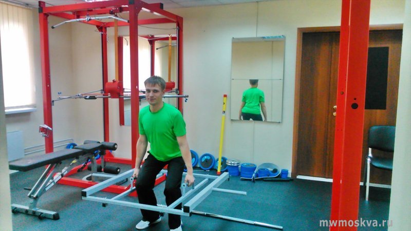 ТРЕНИРУМ, студия персонального фитнеса, Изюмская, 37 к1 (1 этаж; 3 подъезд)