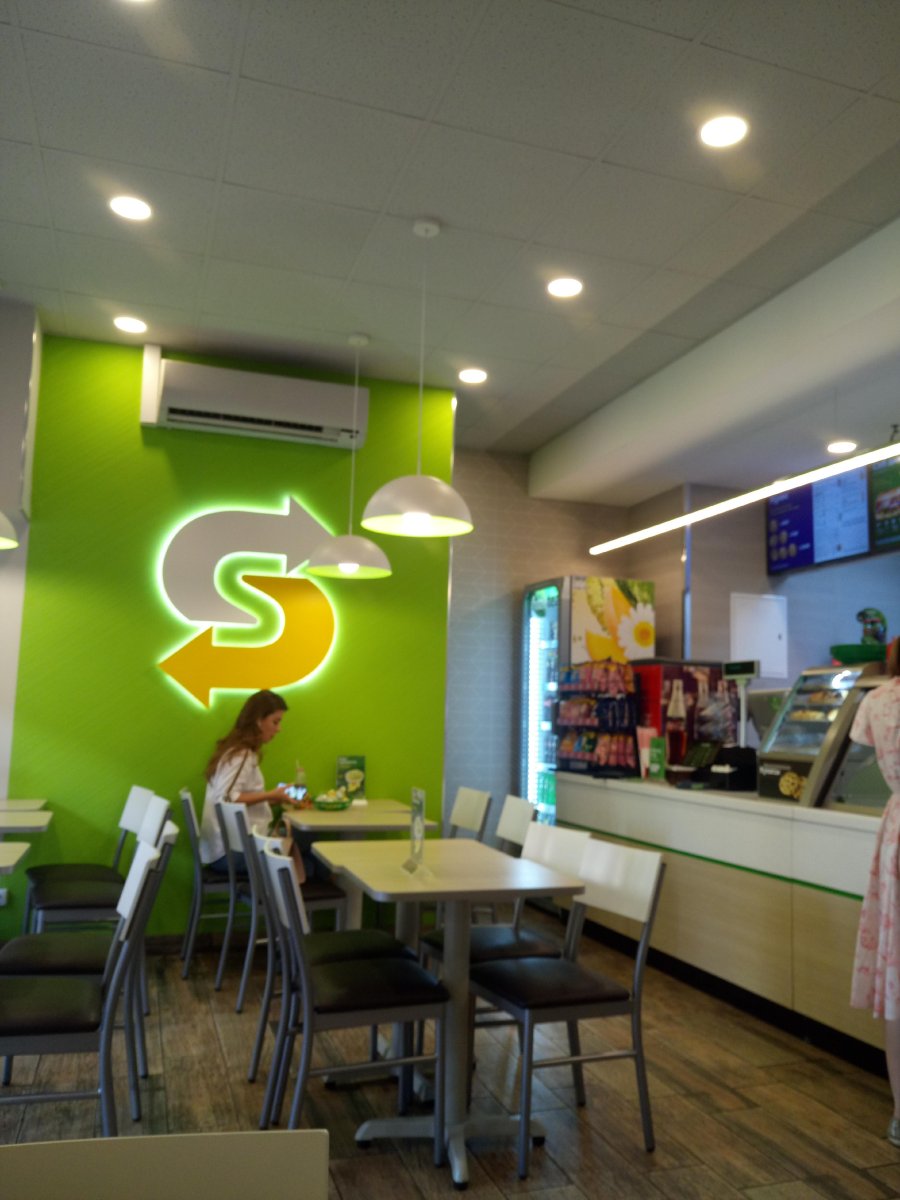 Subway, Калужская площадь, 1 к1, 1 этаж