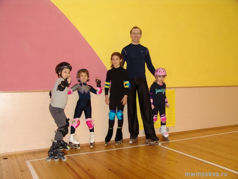 Школа фигурного катания на роликовых коньках Виталия Опекана, Смольная улица, 12