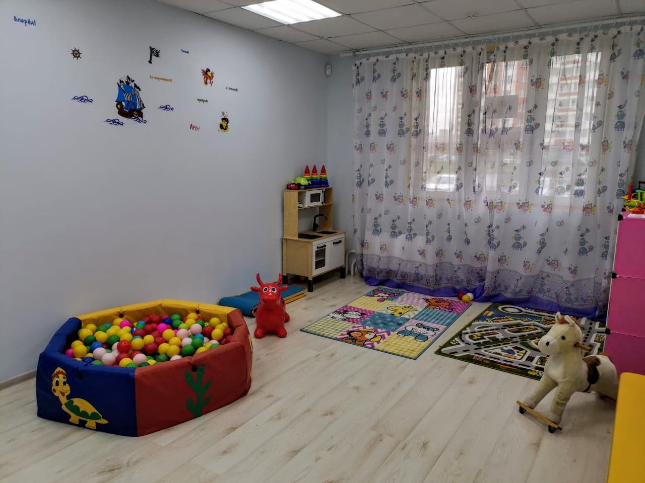 Эврика, центр детского развития, Крымская улица, 17 к1, 1 этаж