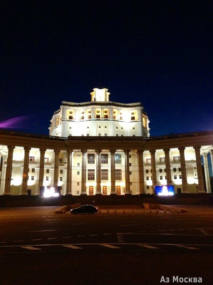 Центральный академический театр Российской армии, Суворовская площадь, 2а, 1 этаж