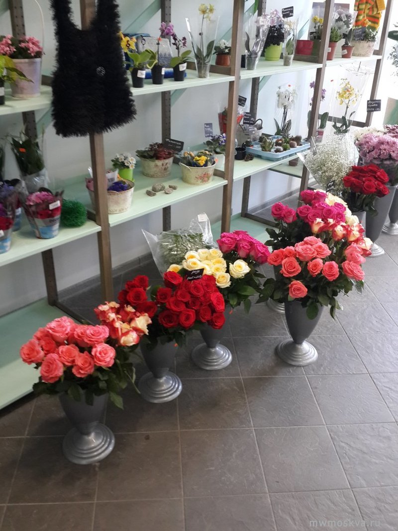 Флора, магазин цветов и подарков, Инициативная, 18 к Б (3 павильон; 2 этаж)