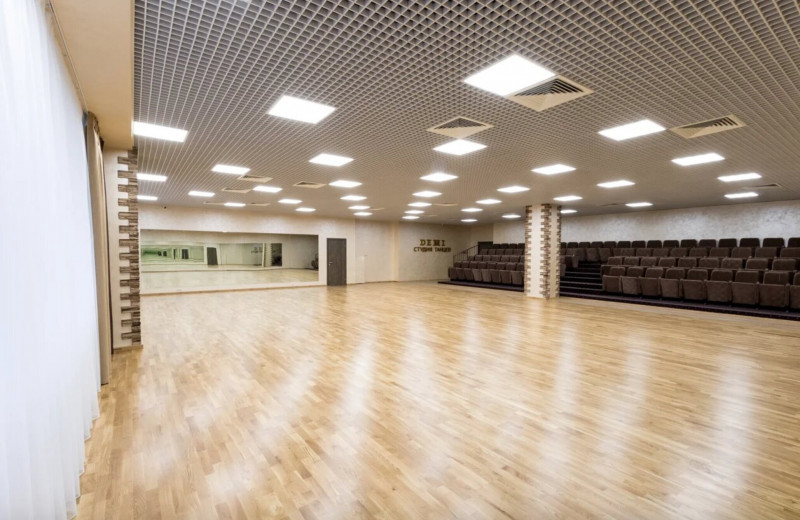 Demi, школа танцев, Балаклавский проспект, 16а, 3 этаж