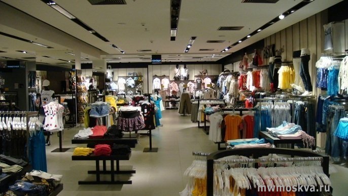 Bershka, сеть магазинов молодежной одежды, МКАД 14 км, 1а (1 этаж)