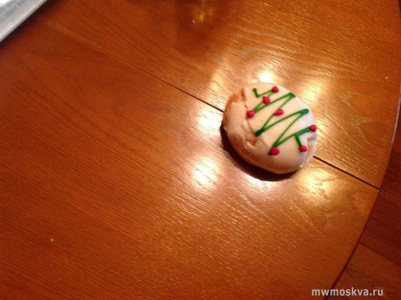 Krispy Kreme, сеть пончиковых, Комсомольская площадь, 2 (1 этаж)