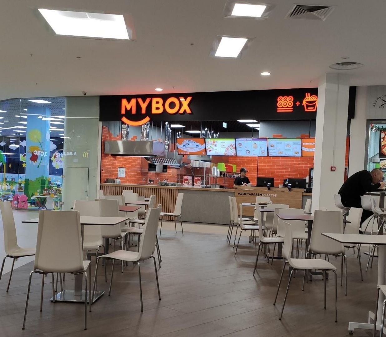 MYBOX, сеть ресторанов японской и азиатской кухни, Чечёрский проезд, 51 (3 этаж)