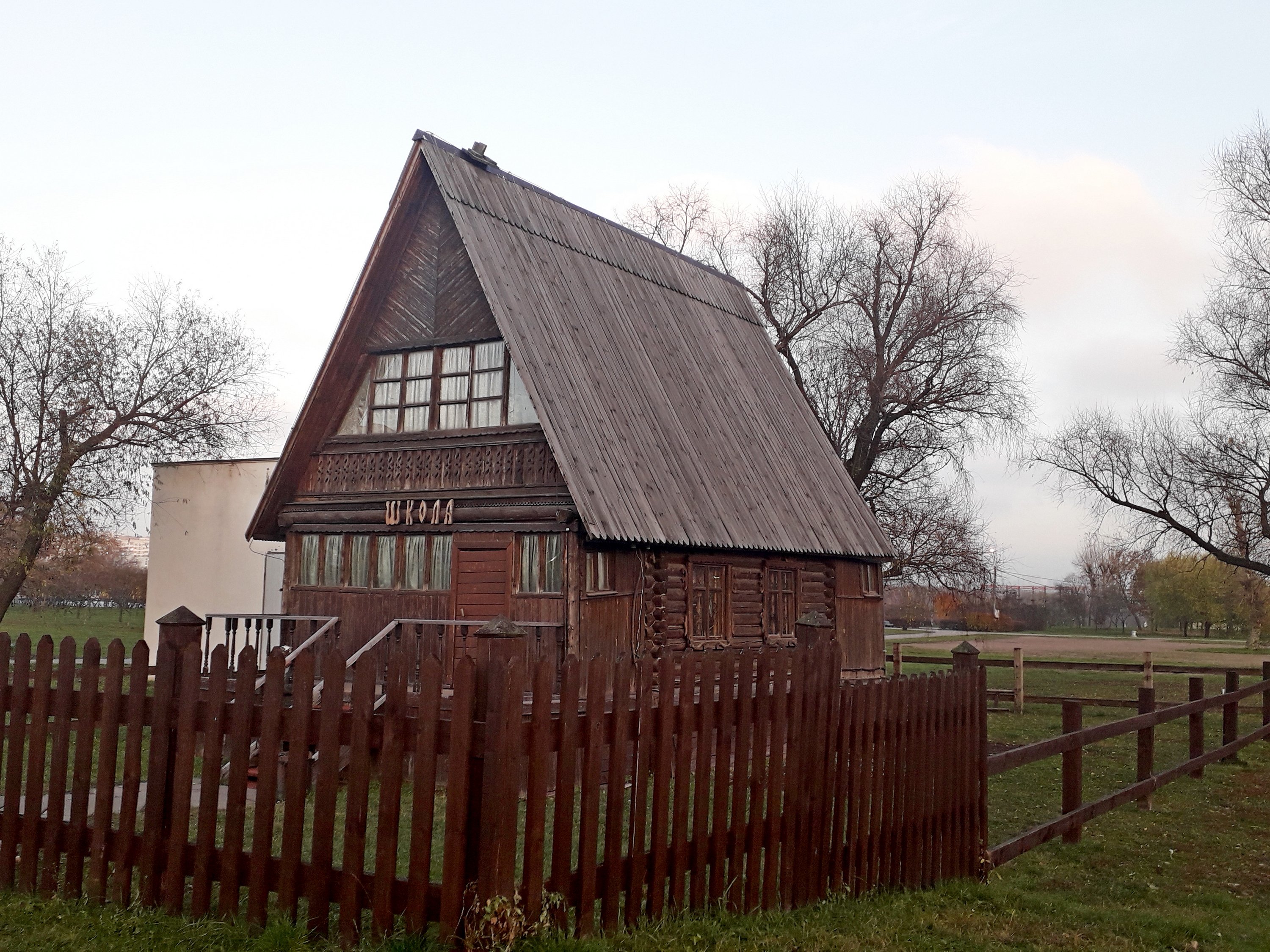 Сельская школа, музей, Андропова проспект, 39 ст25