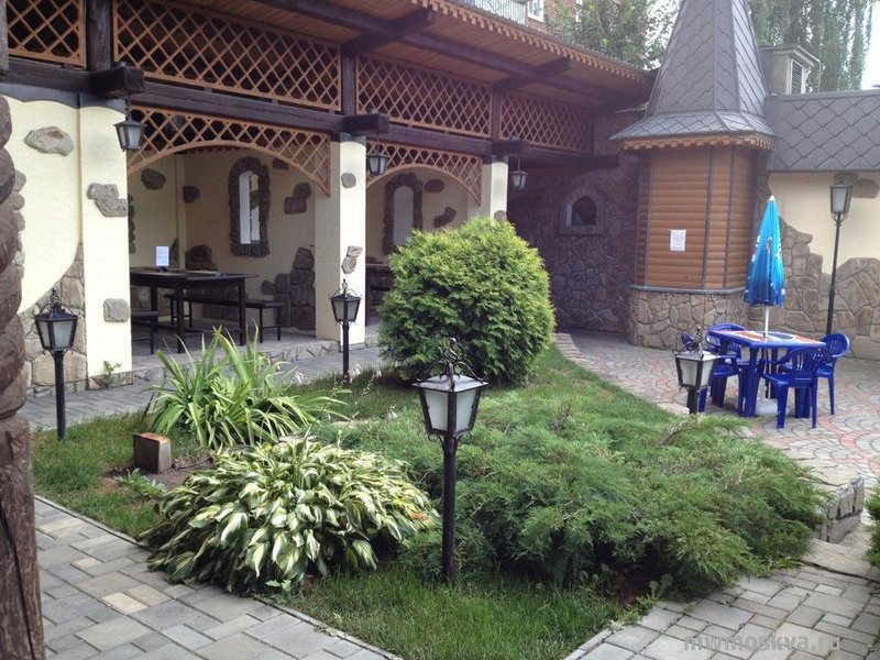 Старый дворикъ курортный бул 5а. Старый дворик Сочи ресторан. Старый двор Химки кафе.